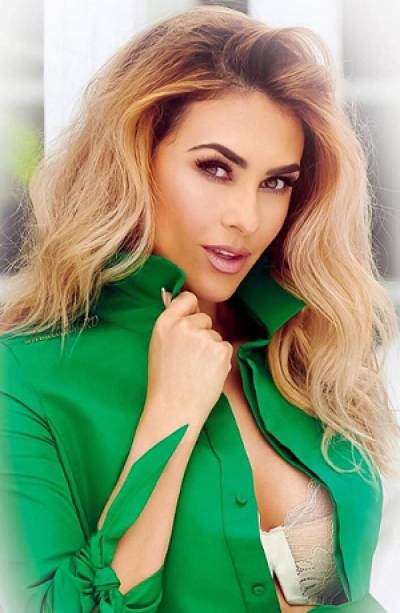 Aracely Arámbula presume derriere en redes sociales