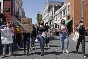 Feministas exigen a FGE la localización de mujeres desaparecidas en Puebla