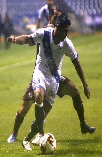 Club Puebla la &quot;cruzazuleó&quot; y dejó ir la victoria en el Cuauhtémoc; 1-1 ante La Máquina