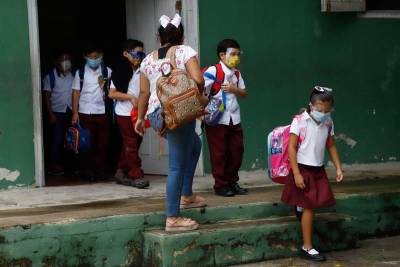 Por COVID, cierran 39 escuelas a una semana de clases presenciales: SEP