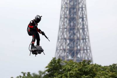 Soldado volador, la sensación en Francia