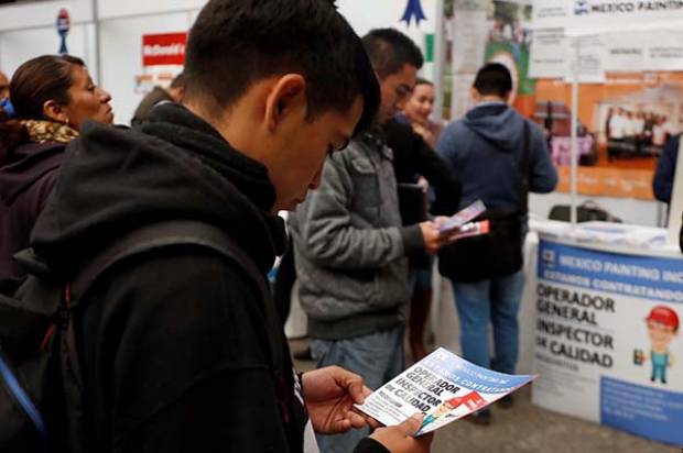 Cae empleo en su punto más bajo en 10 años: IMSS