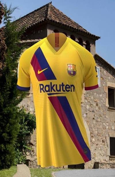 Barcelona presenta indumentaria retro