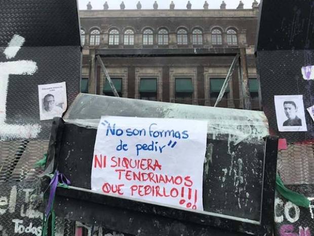 Al menos 15 policías y 4 civiles heridas en marcha #8M2021 en CDMX