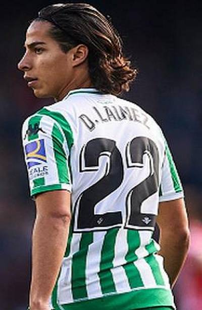 Guardado defendió a Lainez de rival del Espanyol ante Betis