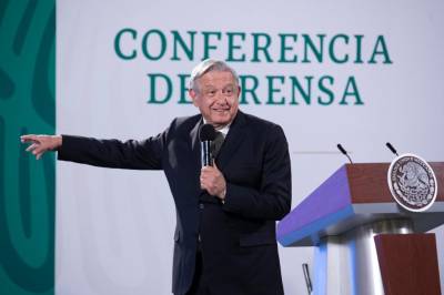 AMLO cambiará la Constitución si jueces tumban su reforma eléctrica