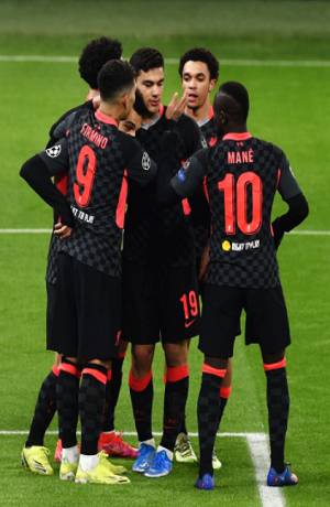 Liverpool gana 2-0 al Leipzig y sigue avante en la Champions League
