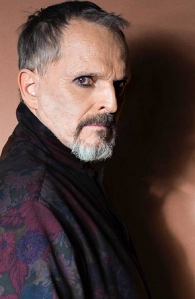 Miguel Bosé tendrá bioserie en la televisión española