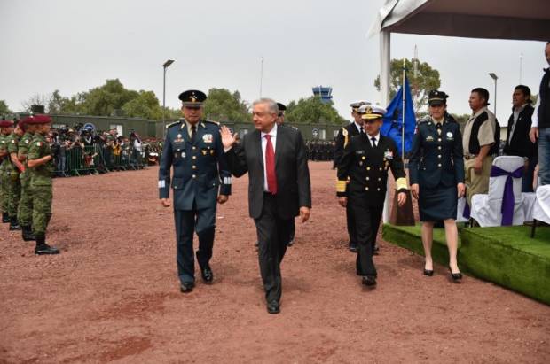 AMLO da banderazo a estudios y trabajos preliminares en Santa Lucía