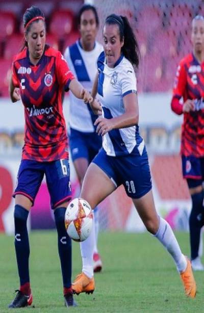 Puebla Femenil visita a Veracruz en el Puerto