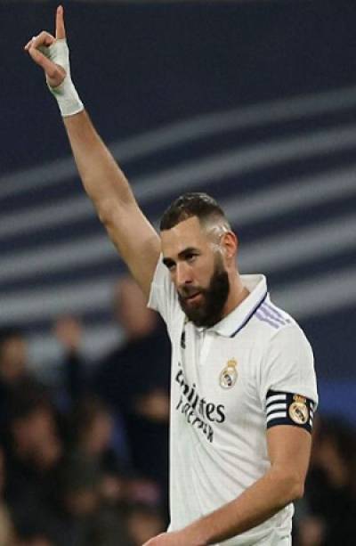 Real Madrid golea 4-0 al Elche y está a ocho puntos del Barcelona