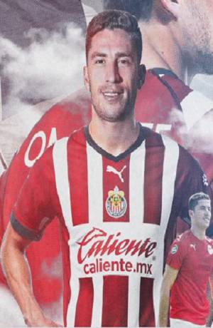 Santiago Ormeño es nuevo delantero de las Chivas