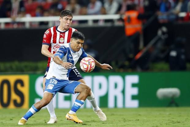 Club Puebla recibe a Chivas en el repechaje del Apertura 2022