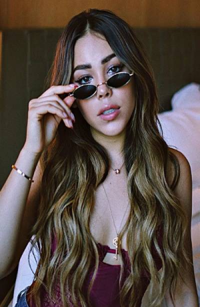 Danna Paola cautivó con foto de Tinder en #DollyPartonChallenge