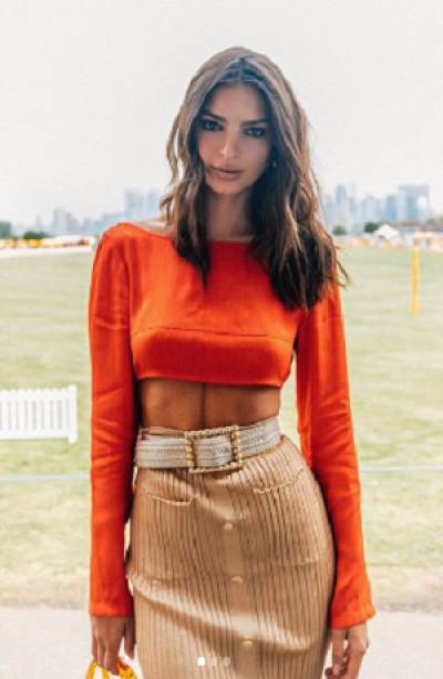 Emily Ratajkowski regaló sensual sesión en redes