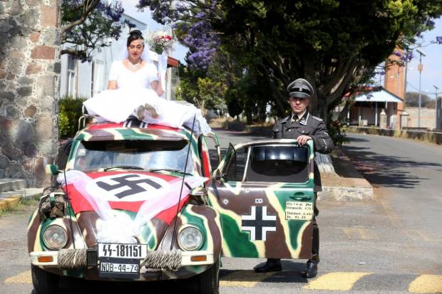 Realizan boda con temática nazi en Tlaxcala