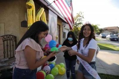 Fiestas y reuniones en bares, los súper propagadores de COVID-19