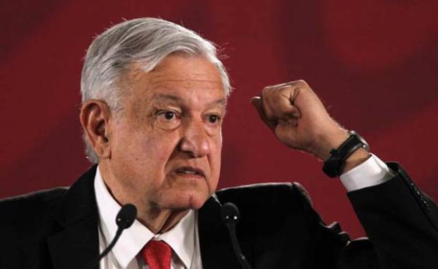 AMLO sobre pleito en Morena: &quot;¡Qué se vayan al carajo los ambiciosos!&quot;