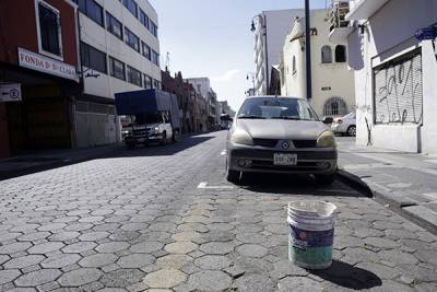 Persiste apartado de lugares en el Centro Histórico de Puebla