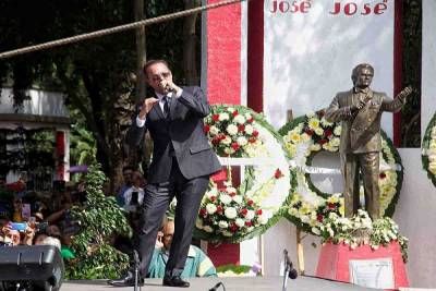 José José también dijo adiós a su colonia Clavería