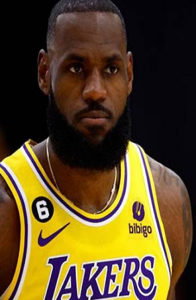 LeBron James hace historia; es el máximo anotador de la NBA