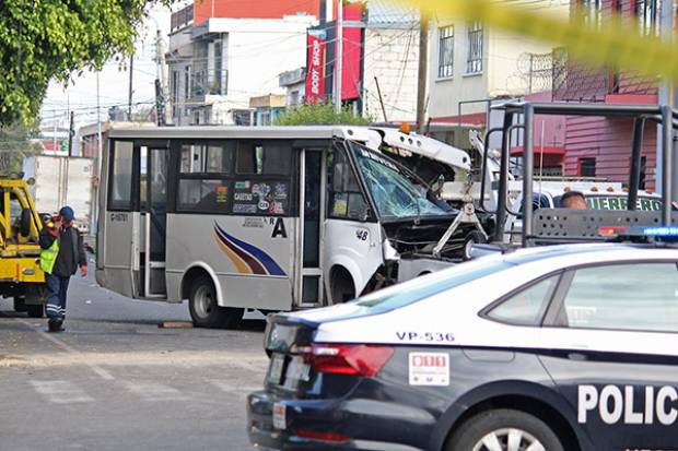 85 heridos y 1 muerto, saldo de accidentes del transporte público en Puebla