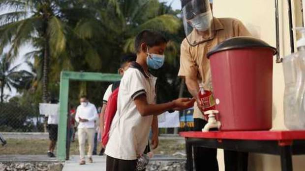 México inicia reapertura de escuelas, 137 en Campeche