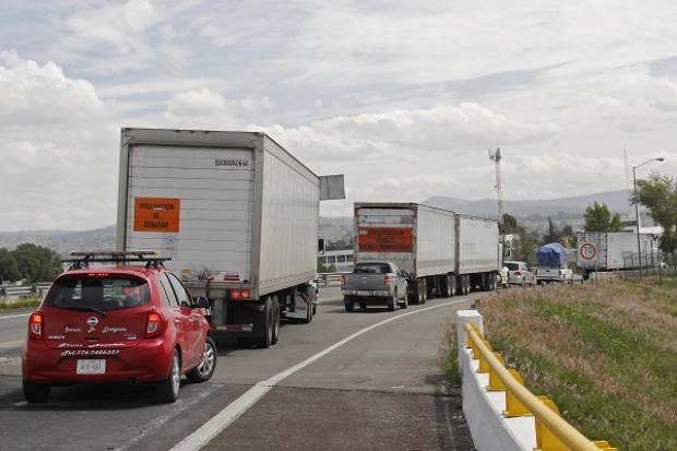 Más de 20 horas de cierre del Arco Norte tras volcadura de pipa con gas LP