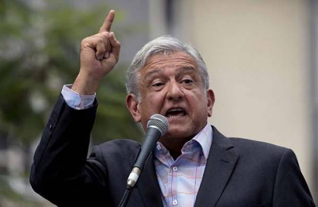 AMLO critica a opositores del tren Maya; &quot;les falta pueblo&quot;, dice