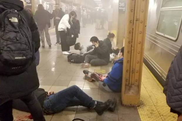 Al menos 16 heridos deja tiroteo en el Metro de Nueva York