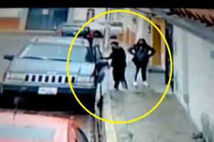 VIDEO: Ladrones se roban una camioneta en San Jerónimo Caleras