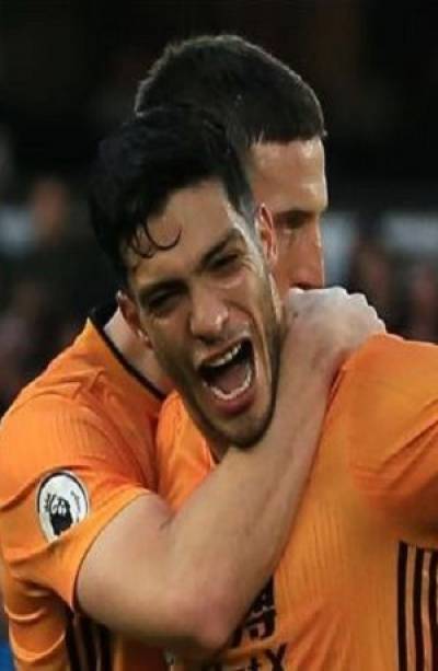 Raúl Jiménez anotó en la victoria del Wolverhampton ante Aston Villa