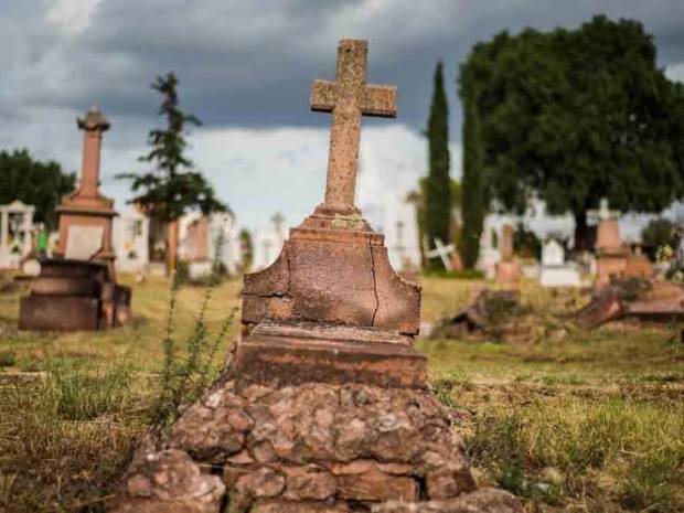 Detienen a 5 por hechicería en panteón de Querétaro