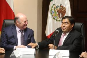 Barbosa promueve intercambio comercial con Chile