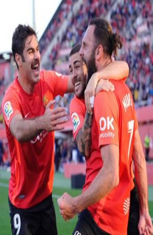 Aguirre vuelve a ganar con el Mallorca, ahora 2-0 ante Alavés