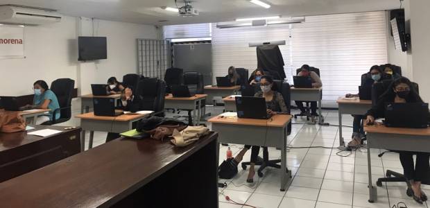 Presentan examen 43 candidatas a la presidencia del IEE