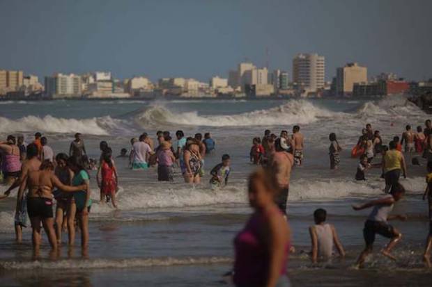 Mexicanos salen a vacacionar sin importar COVID