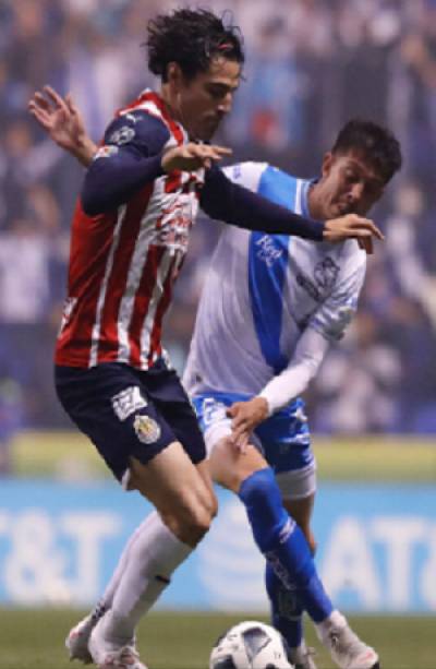 Club Puebla va por el liderato ante Chivas