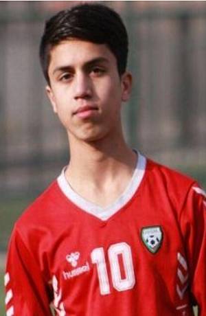 Futbolista afgano es hallado muerto en tren de aterrizaje de un avión de EU
