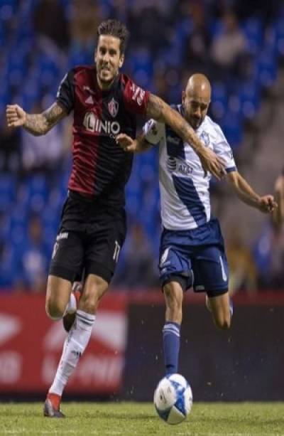 Club Puebla visita al Atlas en el estadio Jalisco