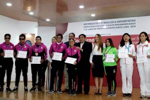 Barbosa entrega estímulos a atletas que participaron en Juegos Lima 2019