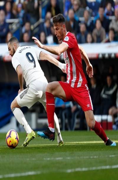 Real Madrid cayó 2-1 ante Girona y se aleja del Barcelona