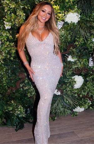 Mariah Carey cautivó en bikini en redes sociales