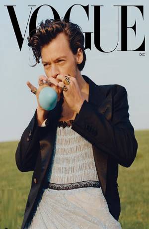 Harry Styles aparece en portada de Vogue en vestido