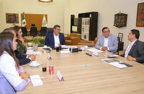 Sergio Salomón reunido con líderes de Canacintra y CCE