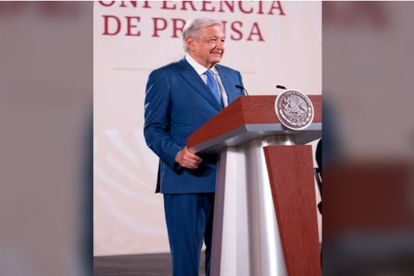 AMLO acata "bajo protesta" resolución del INE de no hablar de Xóchitl Gálvez