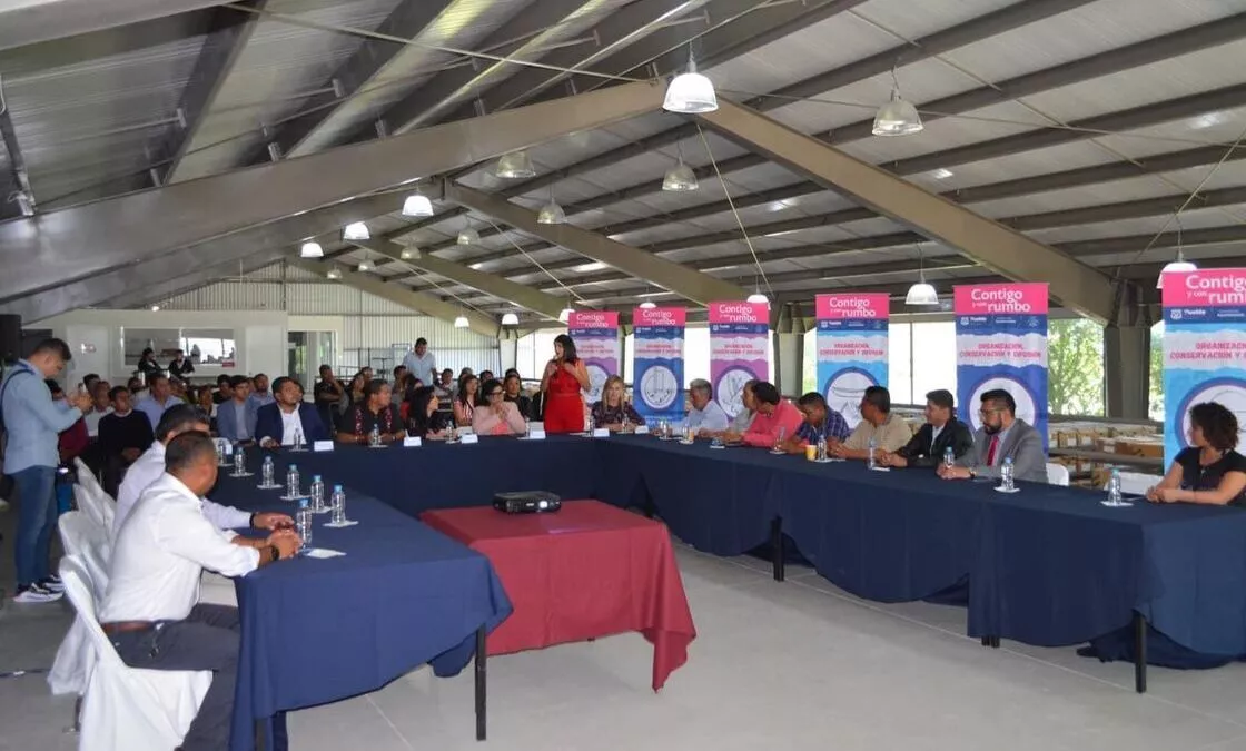 Promueve Ayuntamiento de Puebla rescate de archivos históricos en juntas auxiliares
