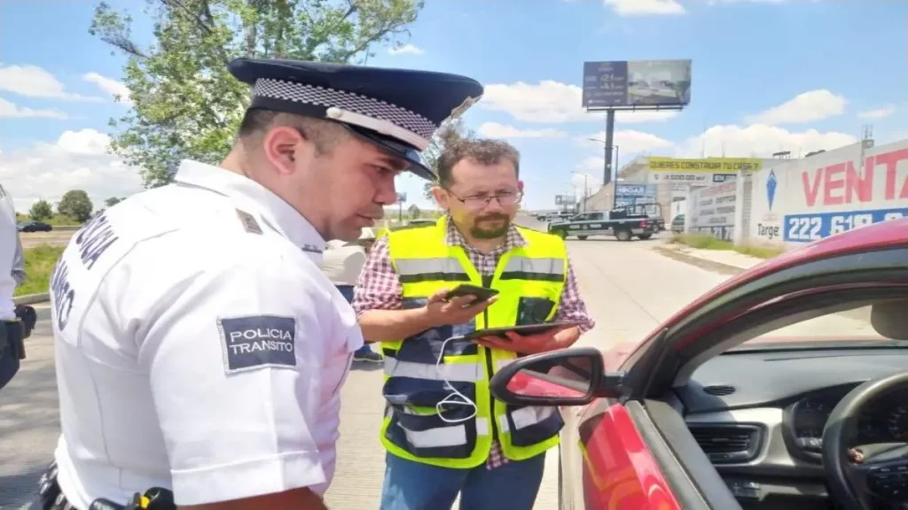 Inicia cobro de multas por fotoinfracción en laterales de la Vía Atlixcáyotl