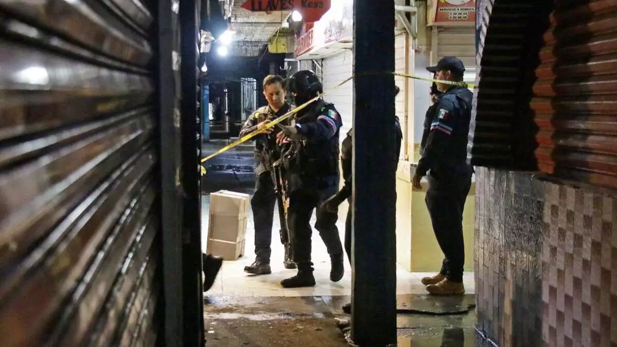 Balacera en el mercado Morelos por presunto cobro de piso