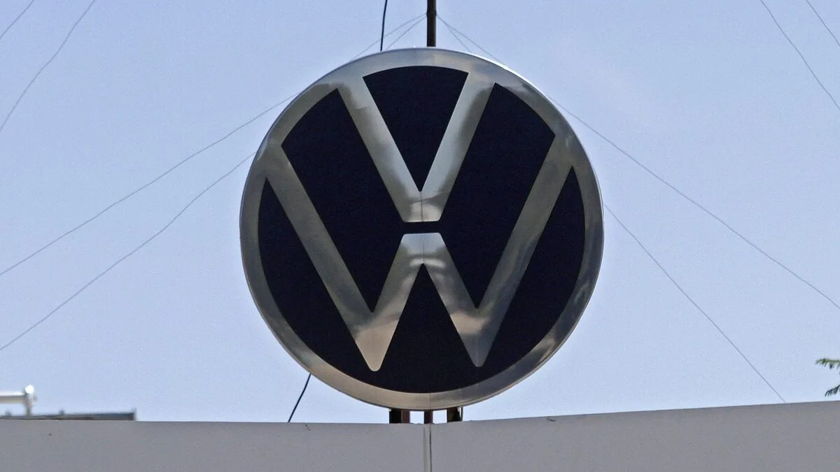Se conjura huelga en VW; pactan aumento salarial de 8.6%